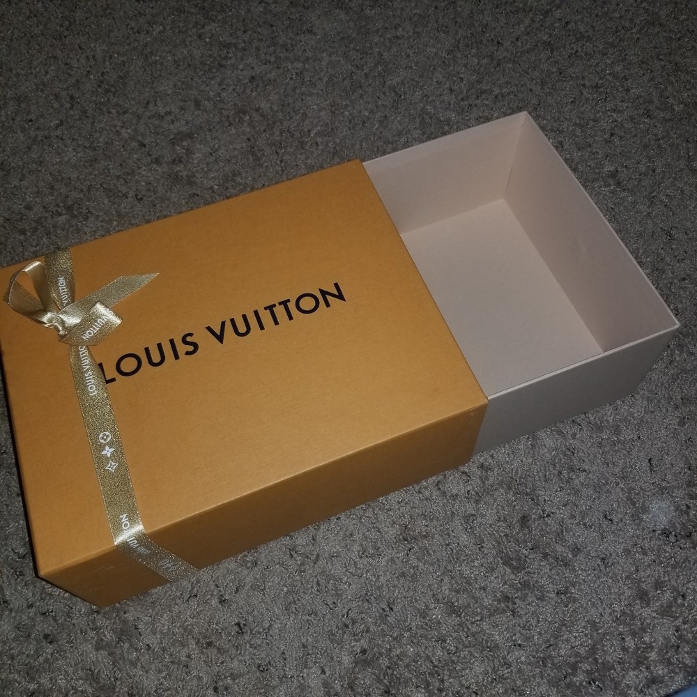 Louis Vuitton box